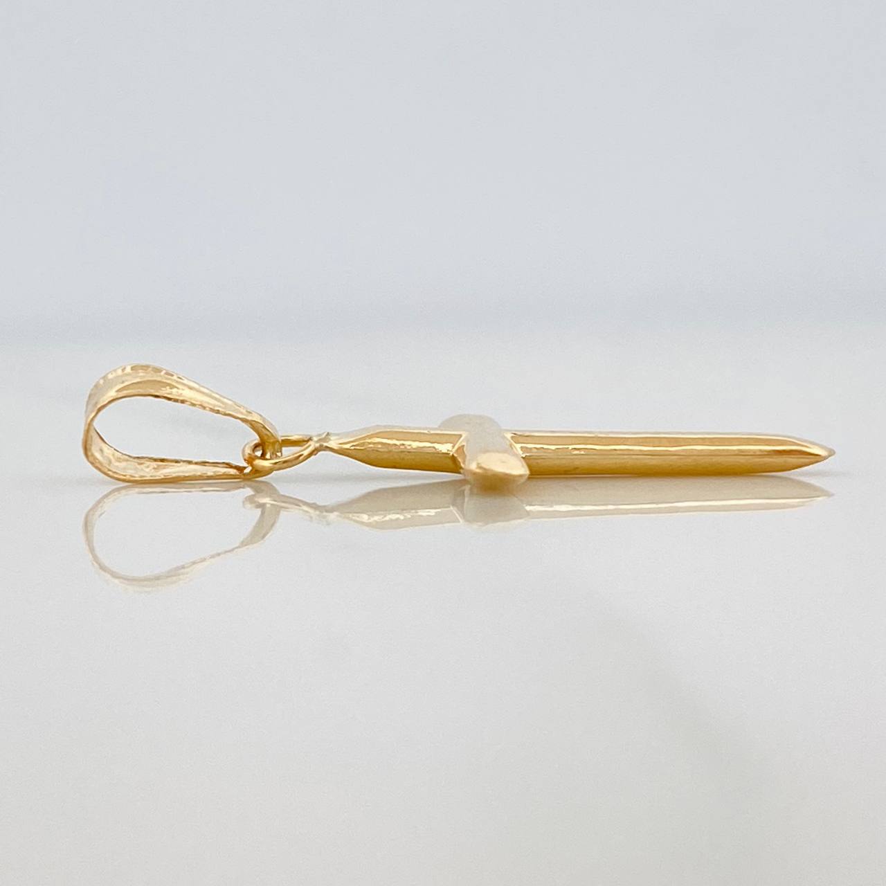 Dije Cruz 0.55gr / 1 1/4 in / Oro Amarillo 18K &