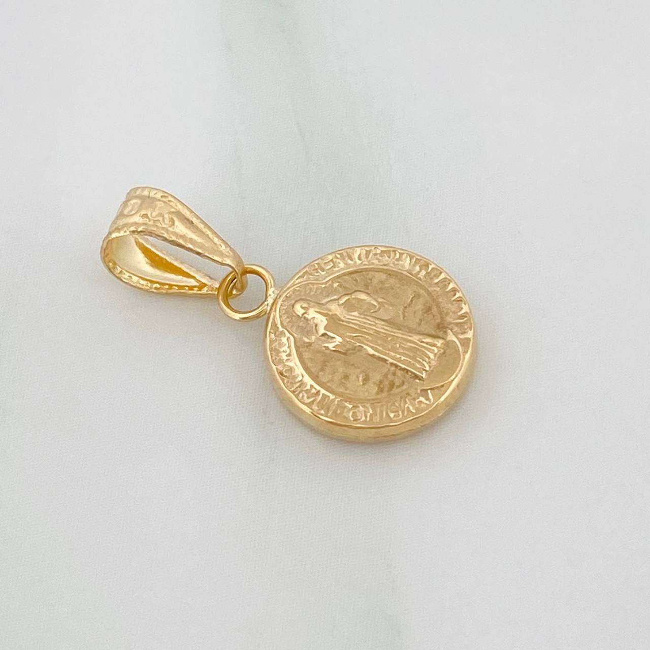 Dije San Benito 0.65gr / 2cm / Oro Amarillo 18K %