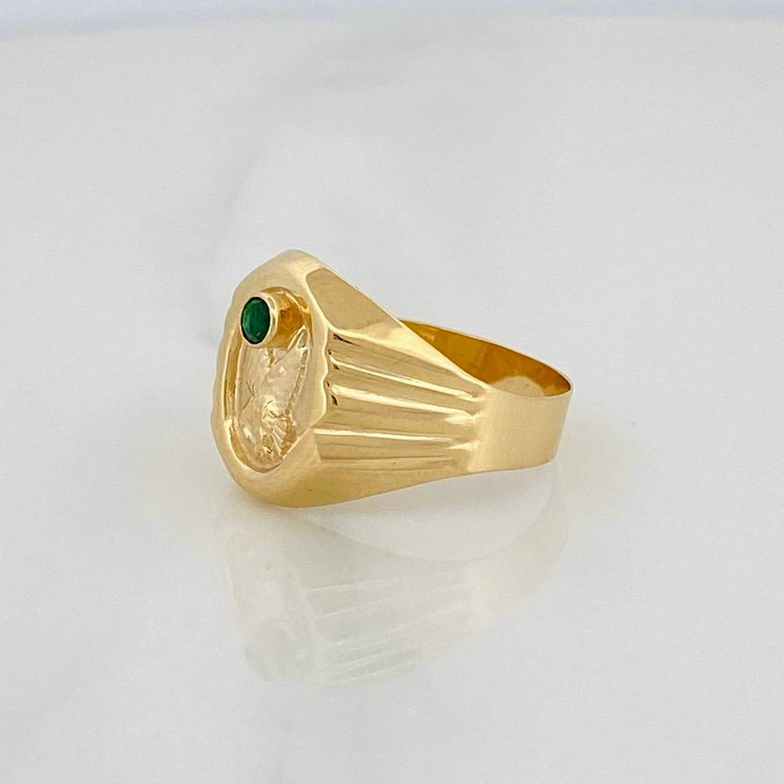 Anillo Aguila 2.5gr / T8 1/2 / Oro Amarillo 18K $