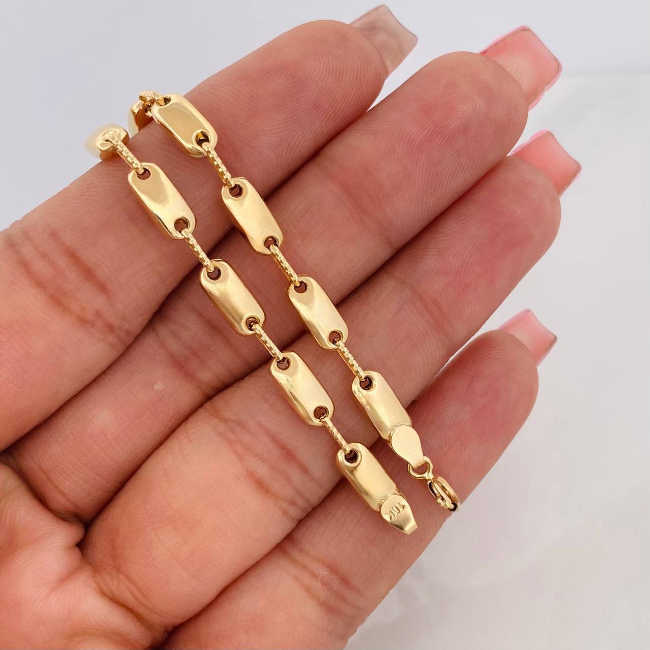 Pulso Rustico Adije 5.25g / 8 1/4 in / 4.54mm Oro Amarillo 18K
