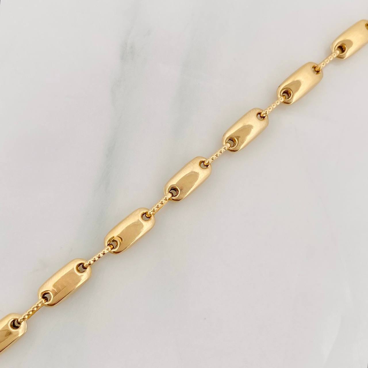 Pulso Rustico Adije 5.25g / 8 1/4 in / 4.54mm Oro Amarillo 18K