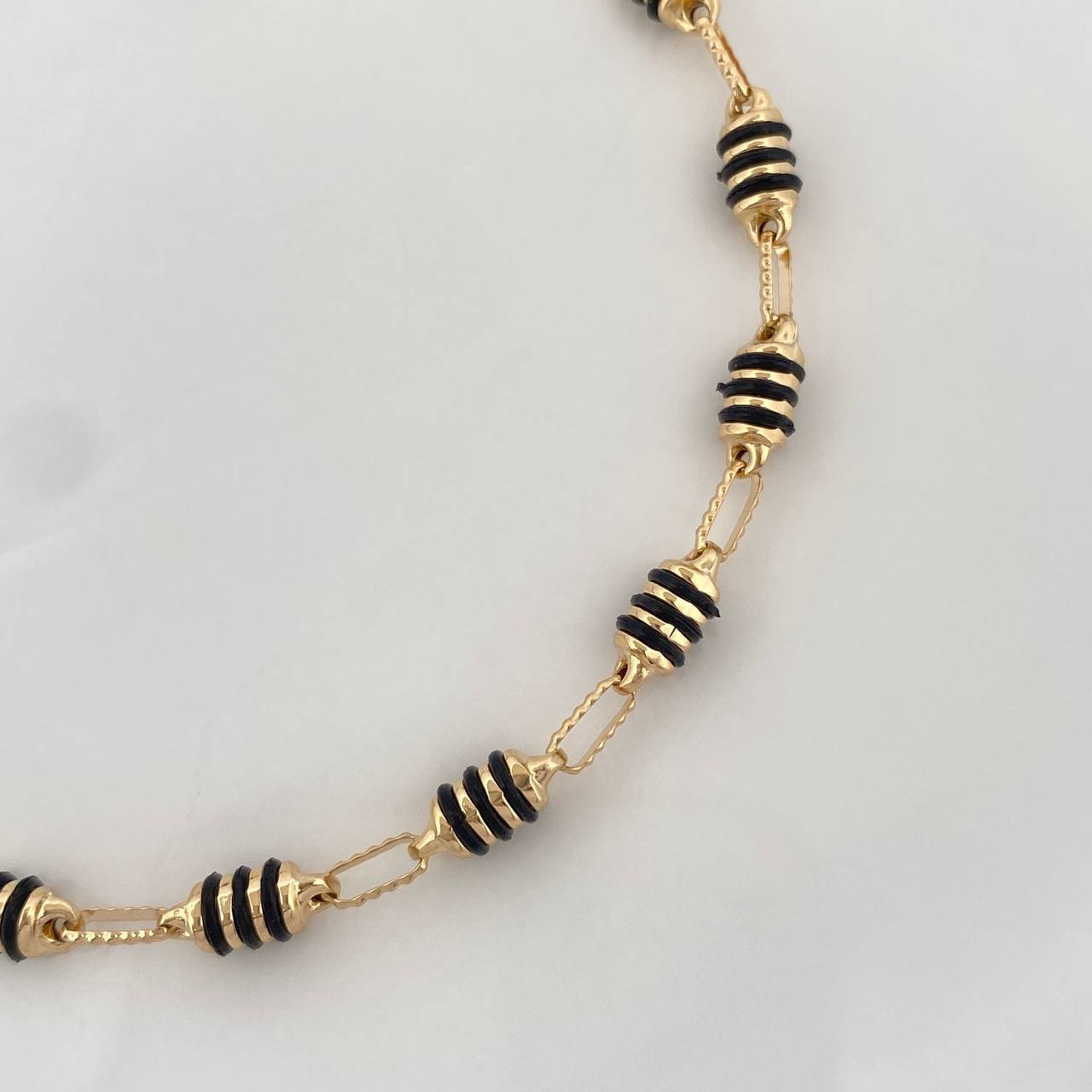 Pulso Rustico Barril 4.6g / 8 1/4 in / 4.37mm Oro Amarillo 18K