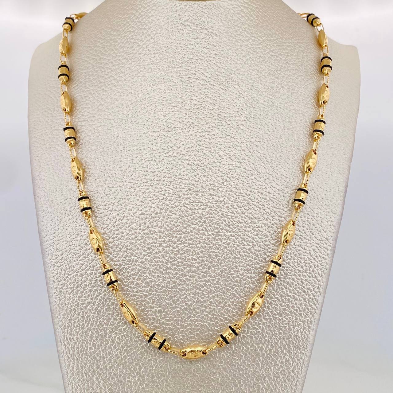 Cadena Rustica Corona 15.3g / 26 in / 4.78mm Oro Amarillo 18K