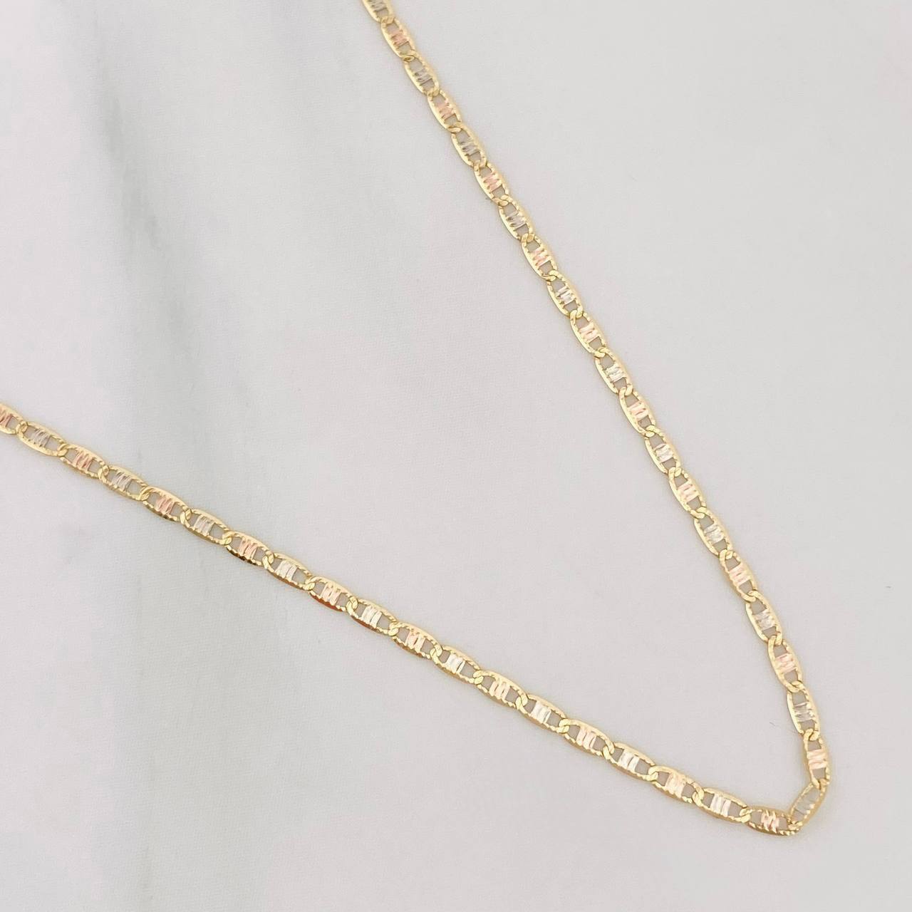 Cadena Escalera Plana 1.2g / 16 in / 1.5mm Tres Oros 18K