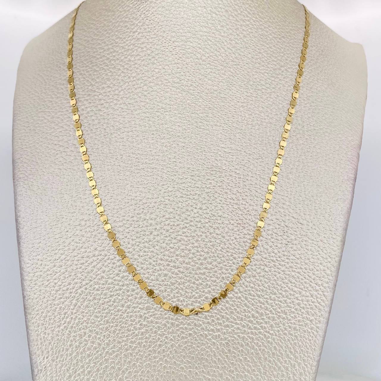 Cadena Escalera Plana 2.3g / 18 in / 2.34mm Oro Amarillo 18K
