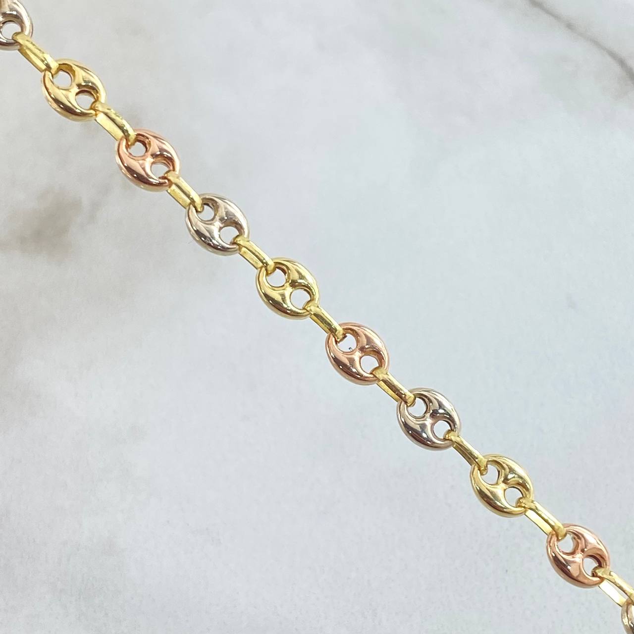 GC Chain 6.75gr / 23.6in / Three 18K Golds ©