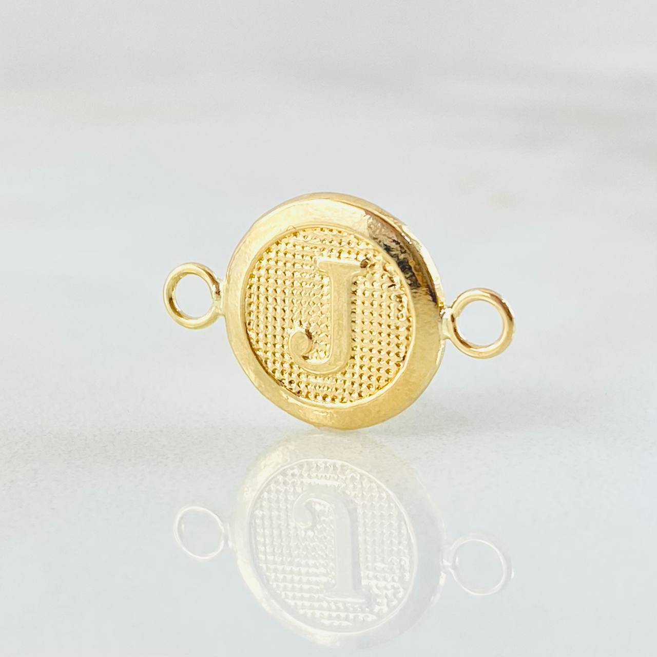 Herraje Letra J 0.4g / 1/2 in Oro Amarillo 18K