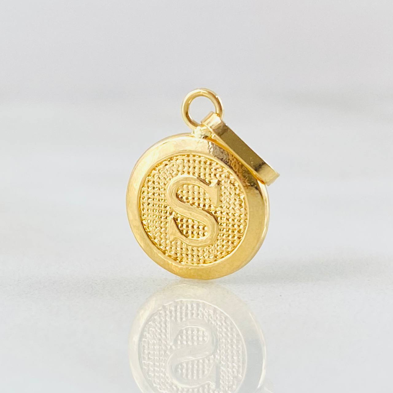 Pendant Circle Letter S 0.45 g / 3/4 in Yellow Gold 18K