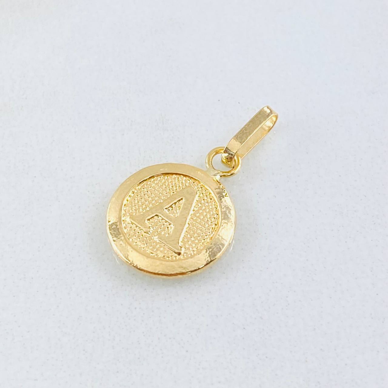 Dije Letra A 0.65gr / 2cm / Oro Amarillo 18K ©