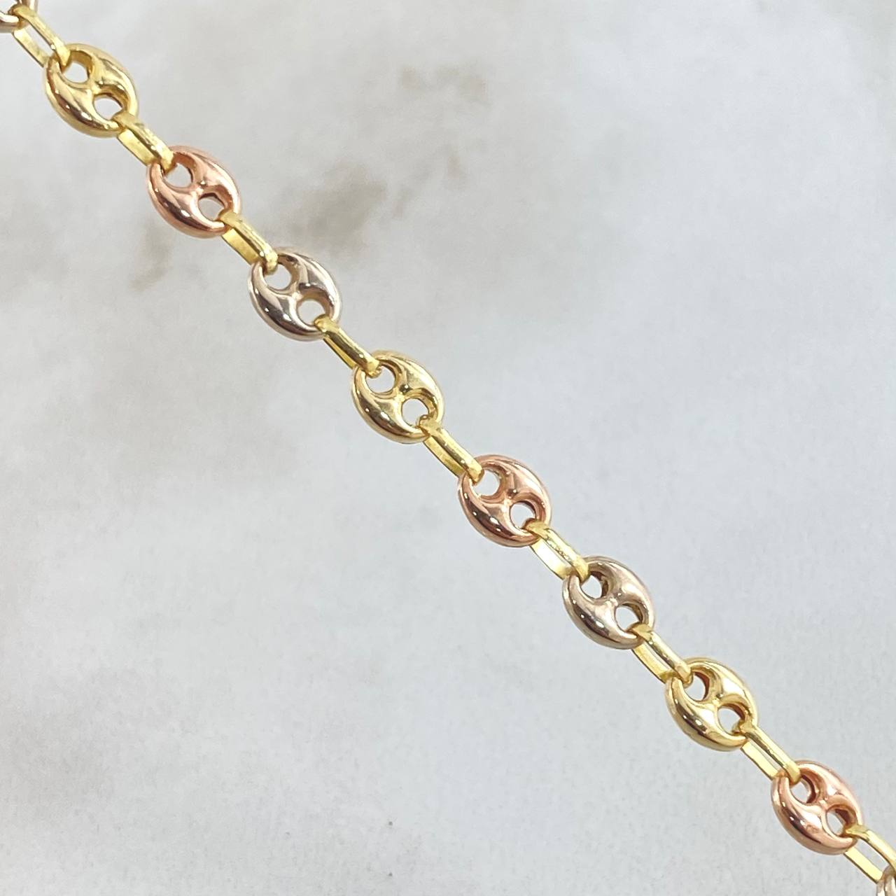 GC Chain 9.25gr / 25.6in / Three 18K Golds ©