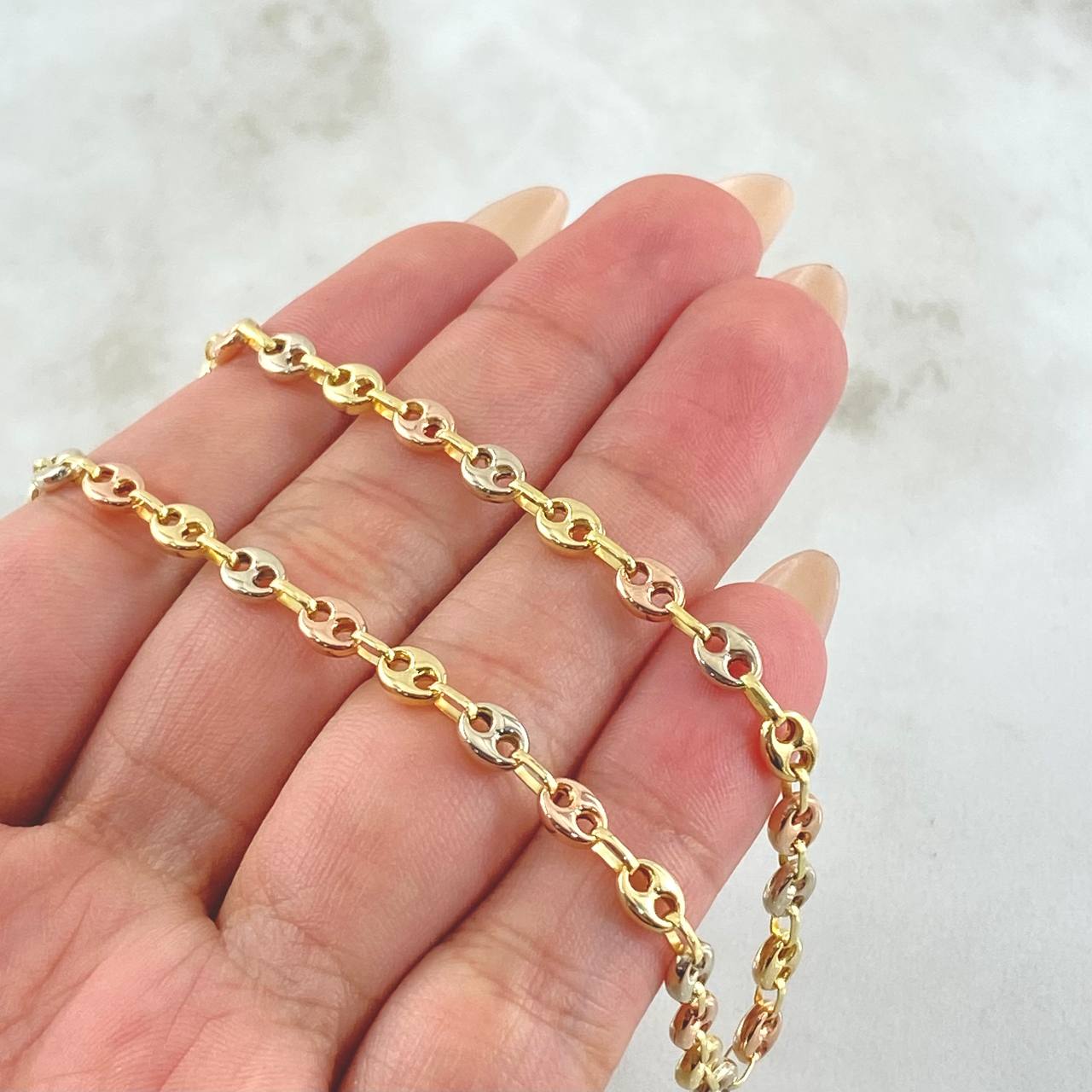 GC Chain 9.25gr / 25.6in / Three 18K Golds ©
