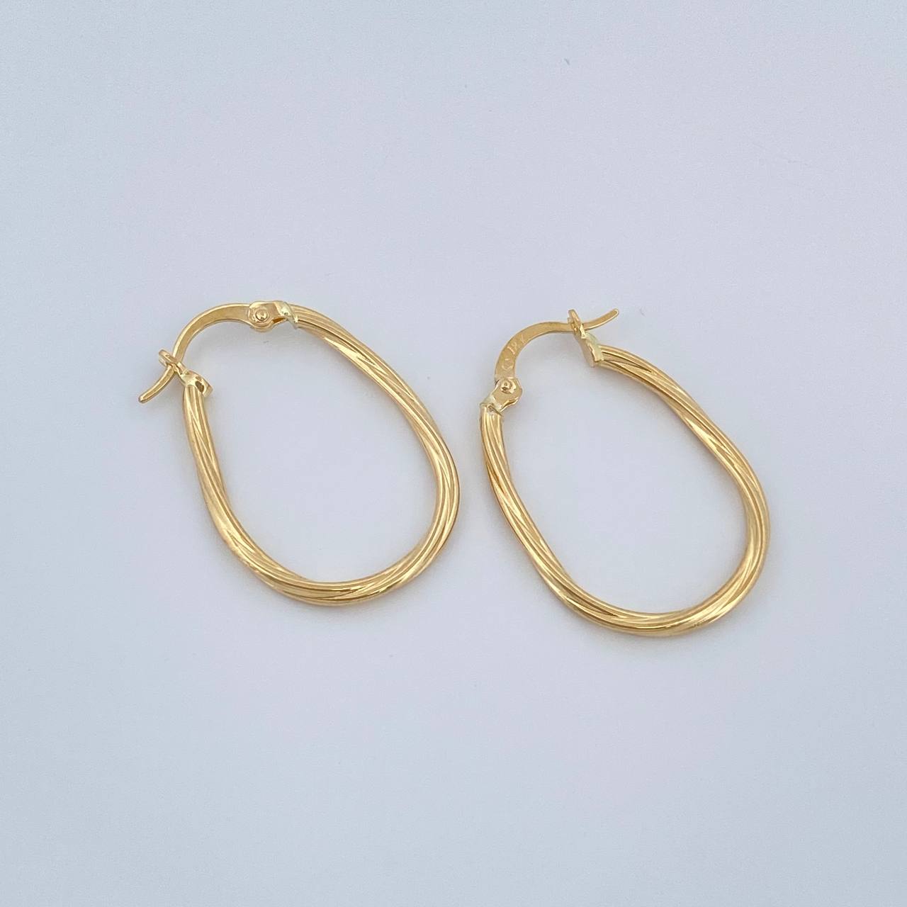 Candongas Lui Ovaladas 1.4gr / 1 in / Oro Amarillo 18K %