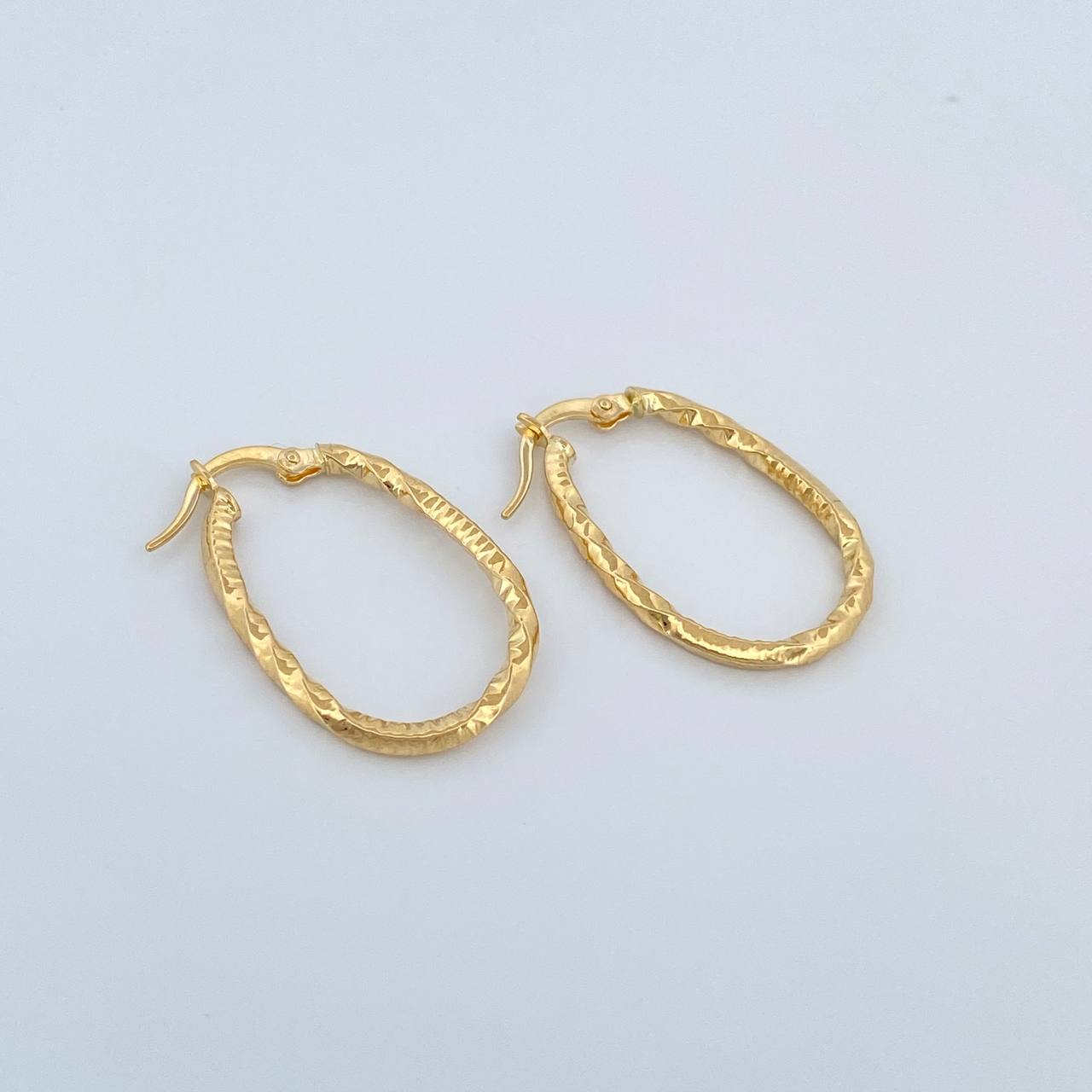 Candongas Megan Ovaladas 1.5gr / 1 in / Oro Amarillo 18K %