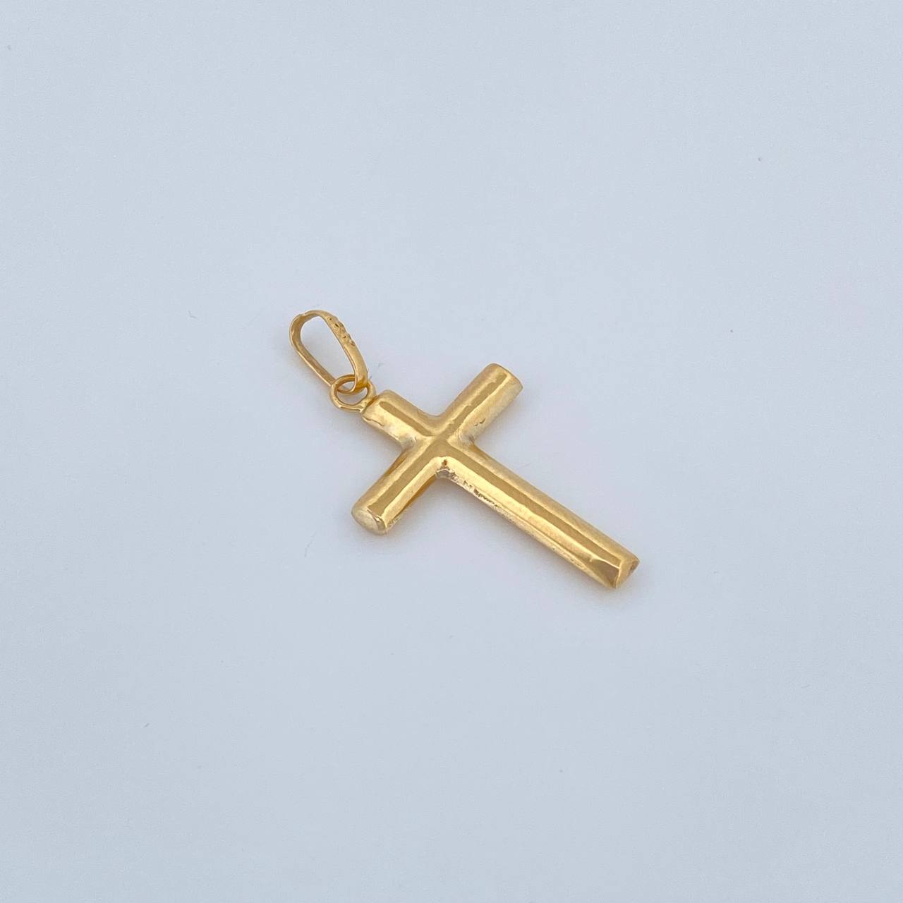 Dije Cruz 0.7gr / 1 1/4 in / Oro Amarillo 18K %