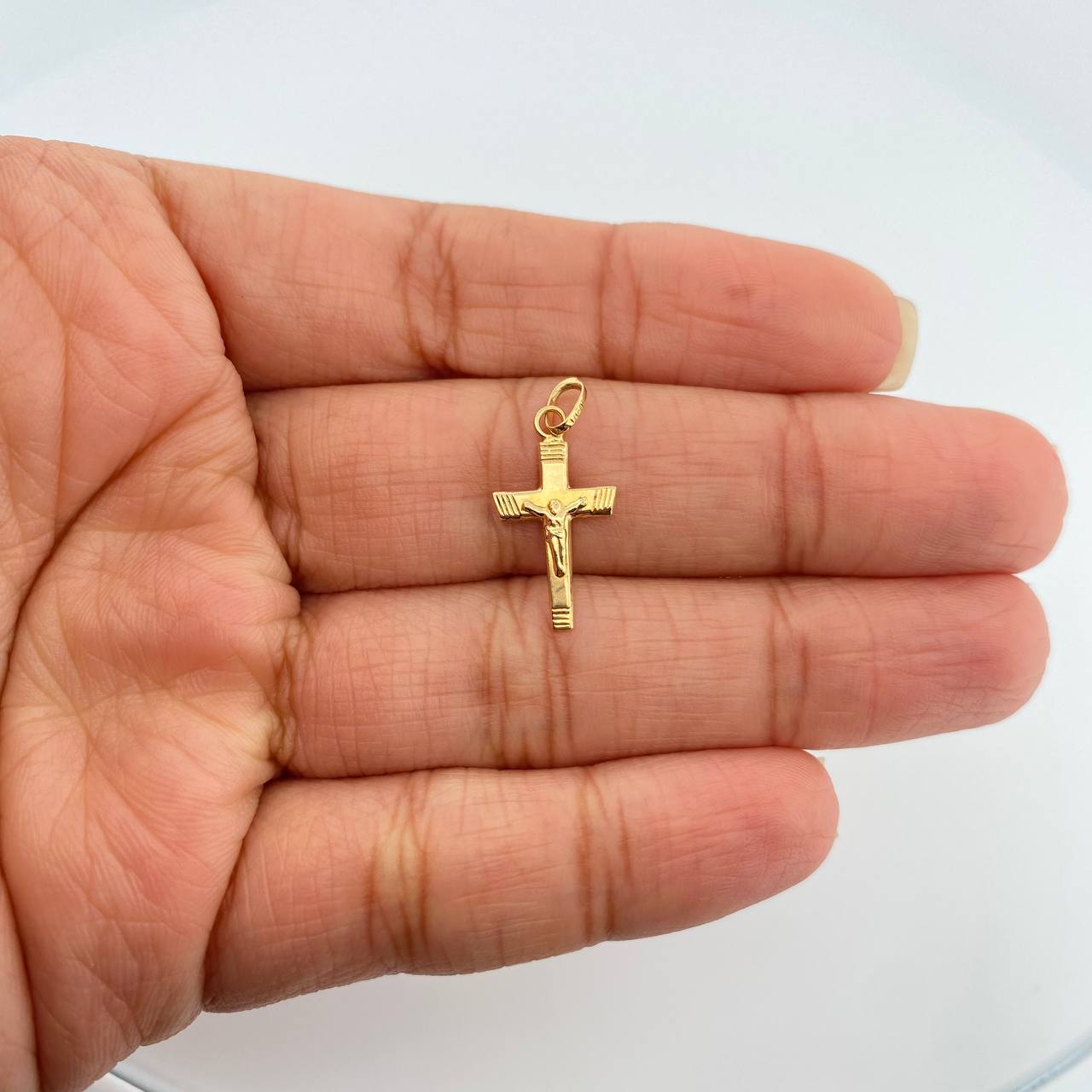 Dije Cruz Cristo 0.4gr / 3/4 in / Oro Amarillo 18K %