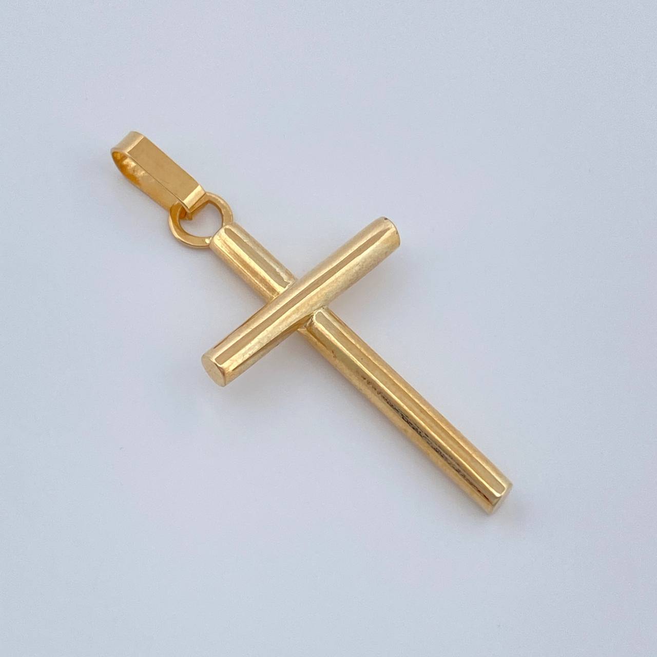 Dije Cruz 0.85gr / 1 1/4 in / Oro Amarillo 18K %
