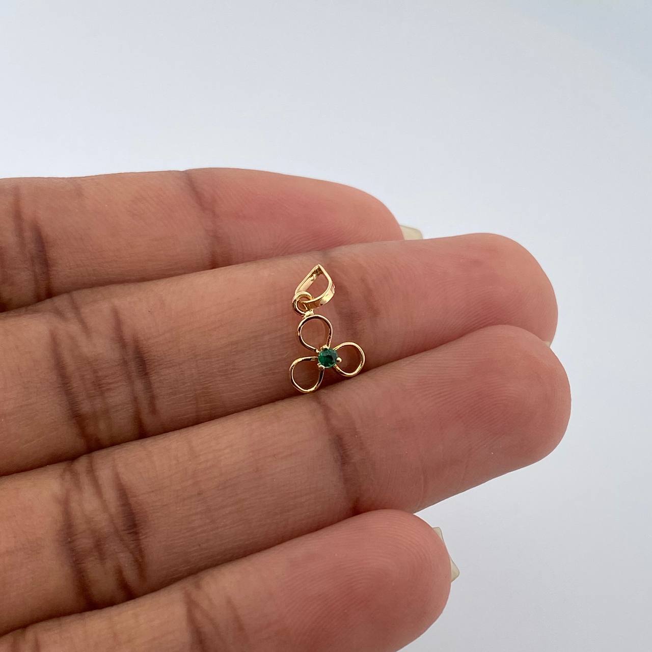 Dije Trebol Figura Esmeralda 0.35gr / 1/2 in / Oro Amarillo 18K %