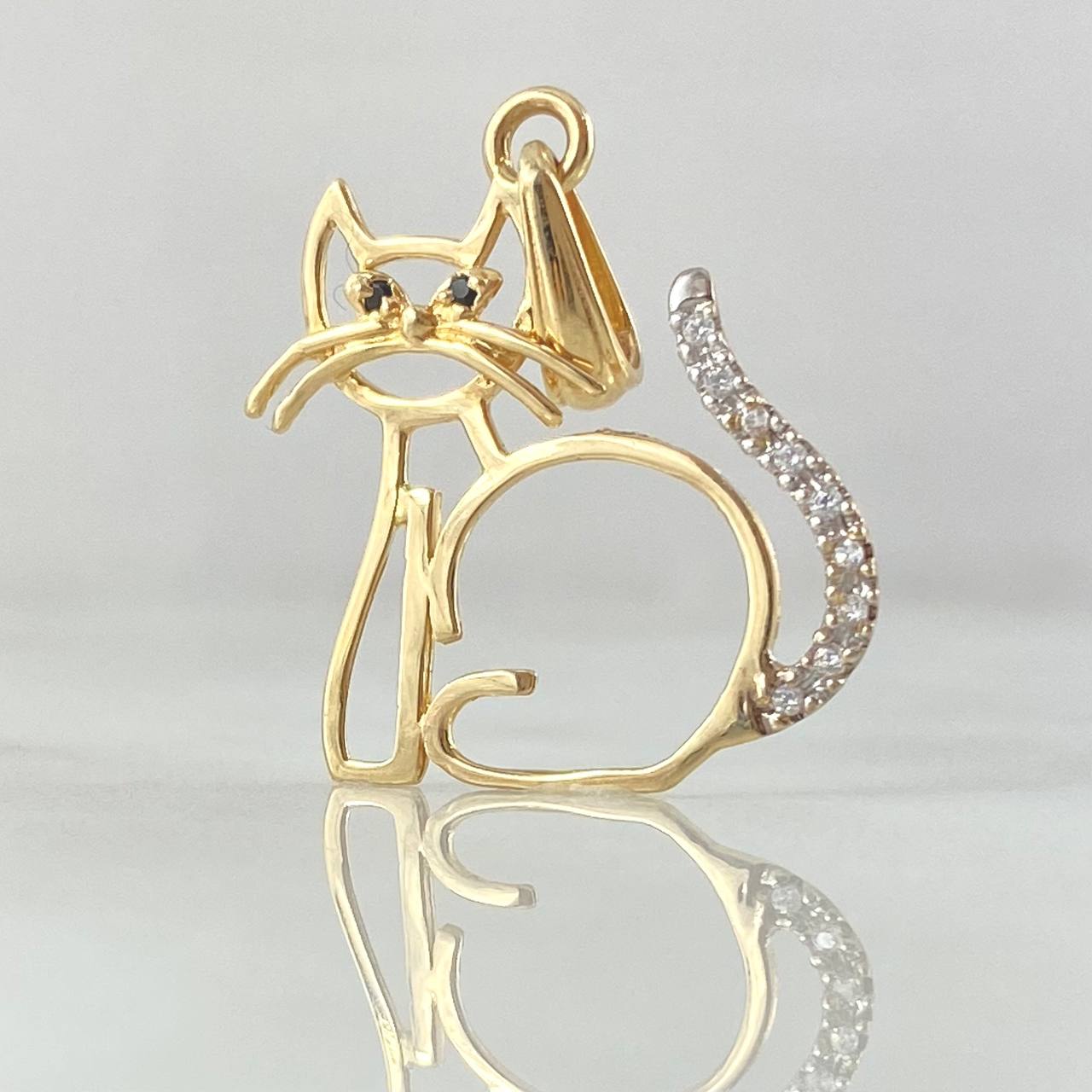 Cat Silhouette Pendant 1.55gr / 2.8cm (1.1in) / 18K Gold *