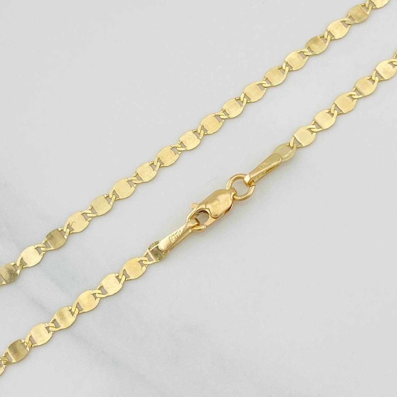 Cadena Escalera Plana 2.3g / 18 in / 2.34mm Oro Amarillo 18K