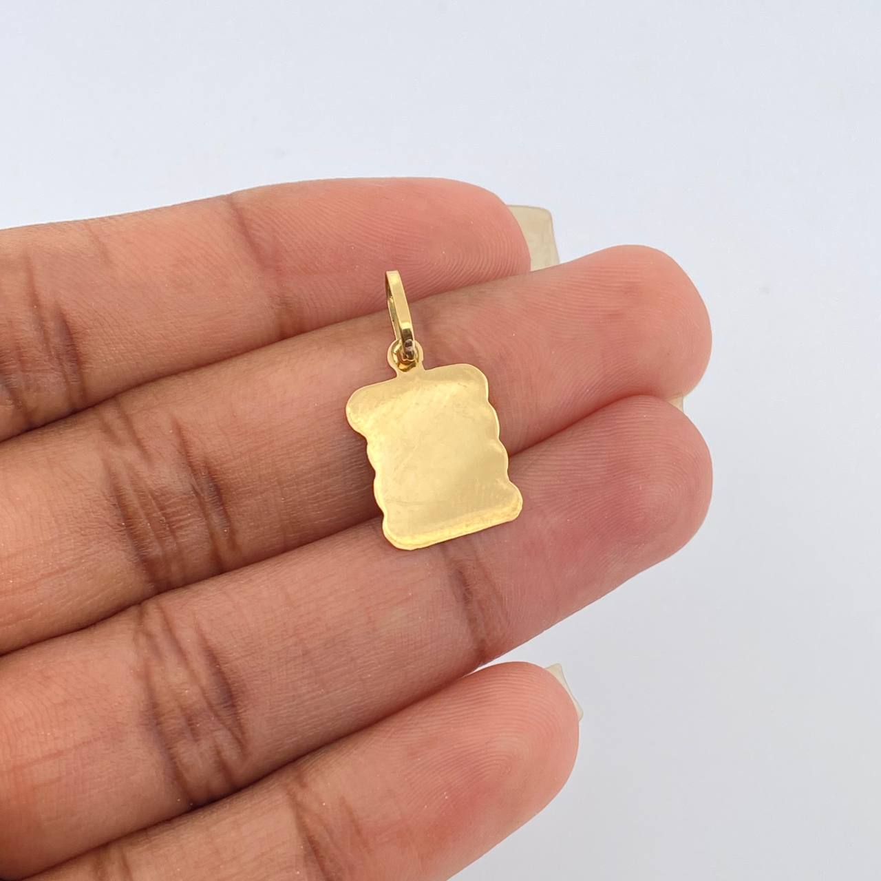 Dije Placa Pergamino 0.7gr / 1 in / Oro Amarillo 18K %