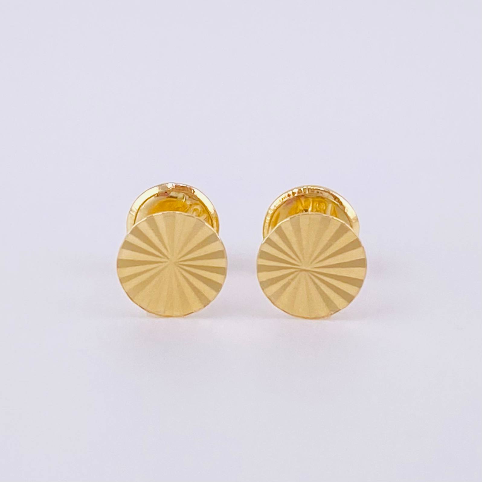 Diamond Cut Circle Stud Earrings 0.5g / in / 5.2mm Yellow Gold 18K