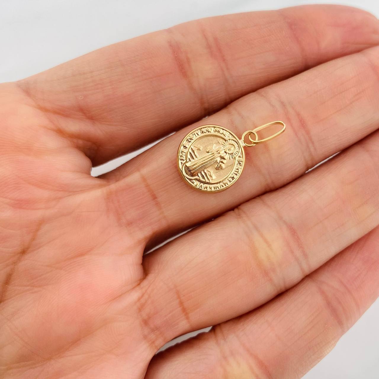 Dije San Benito 0.55g / 3/4 in Oro Amarillo 18K