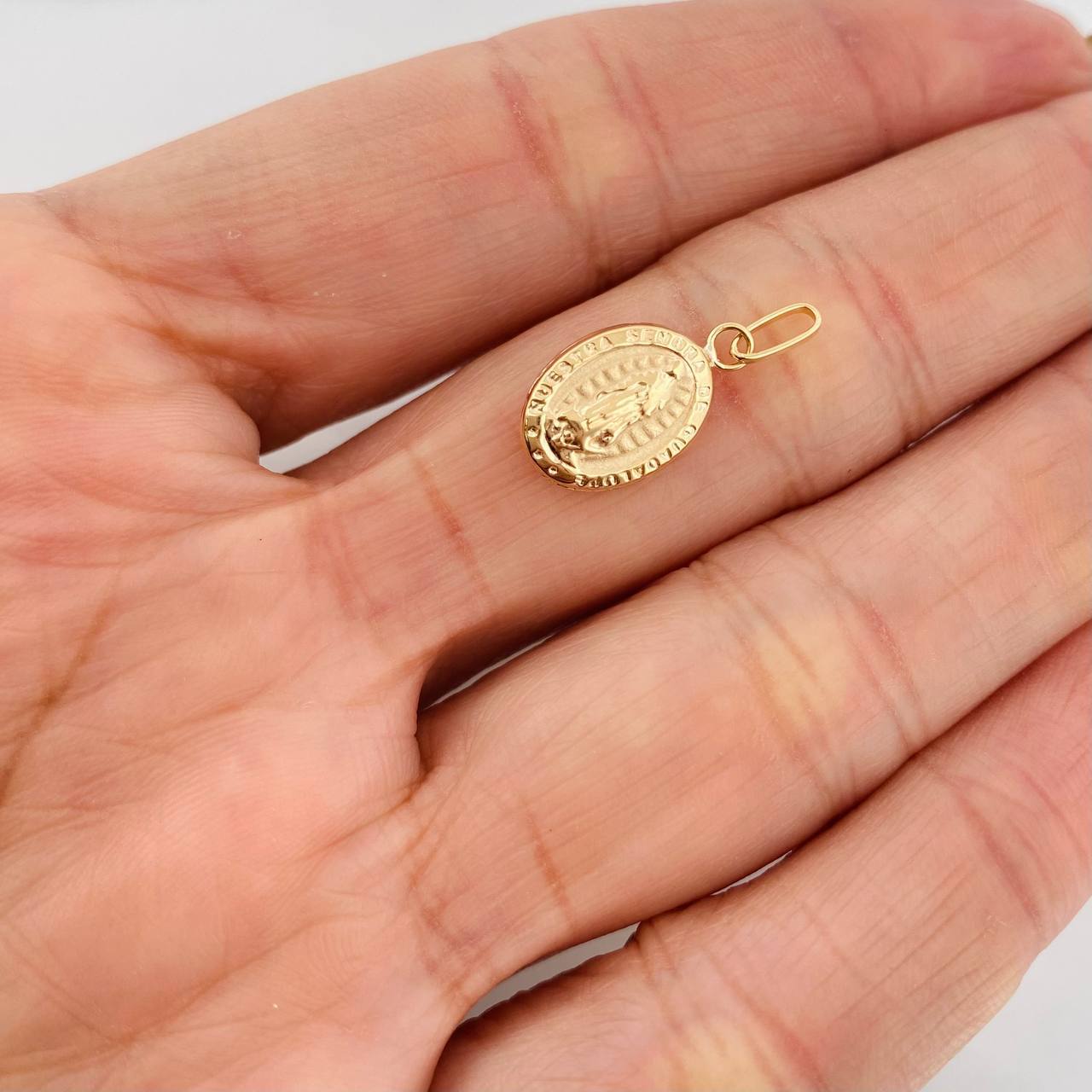 Pendant Virgin of Guadalupe 0.65g / 3/4 in Yellow Gold 18K