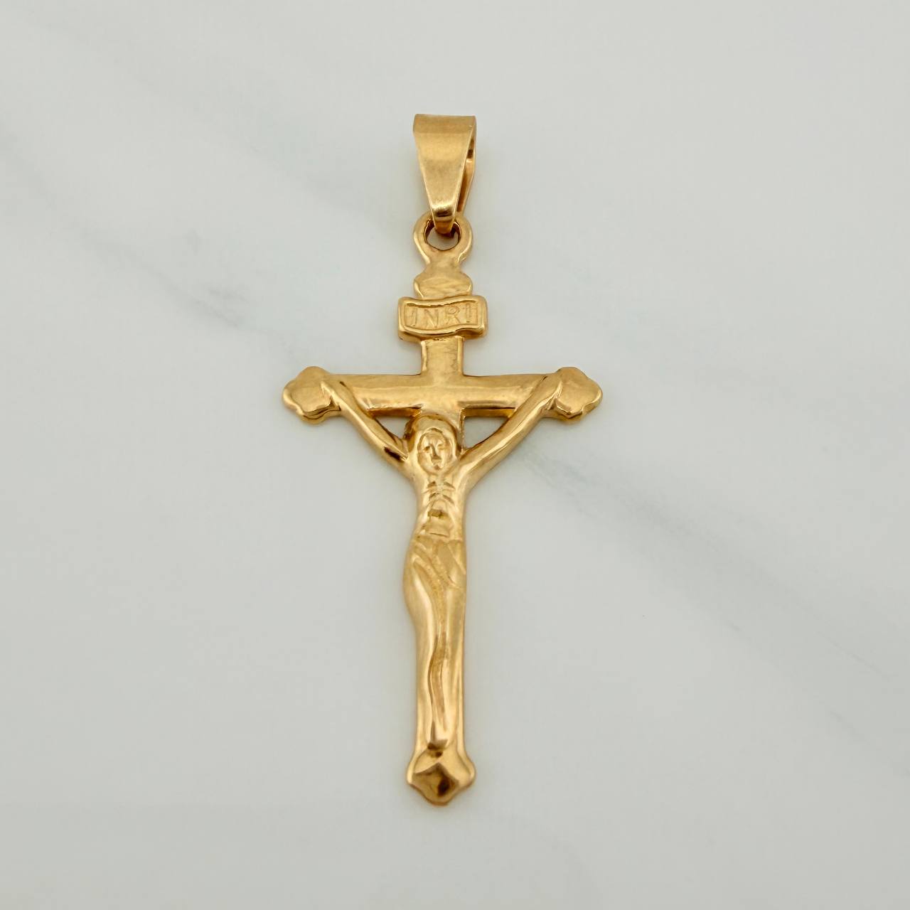 Dije Cruz Cristo 3.45gr / 1 3/4 in / Oro Amarillo 18K $