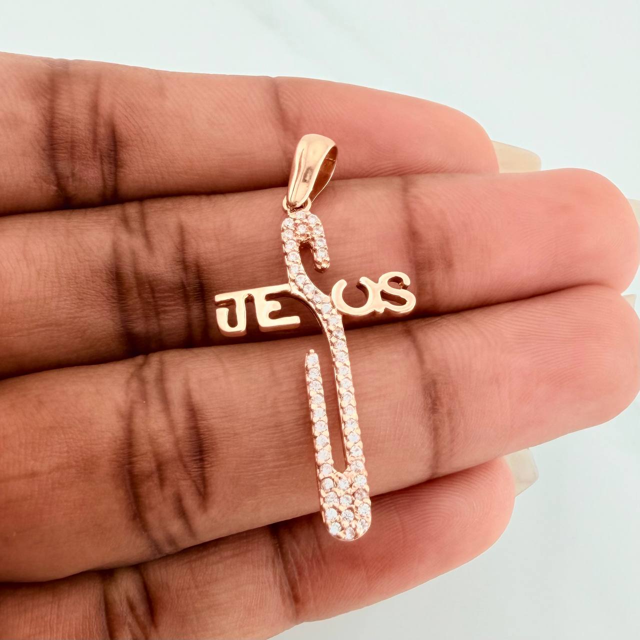 Dije Cruz Jesus 2.3gr / 1 1/2 in / Oro Rosa 18K $