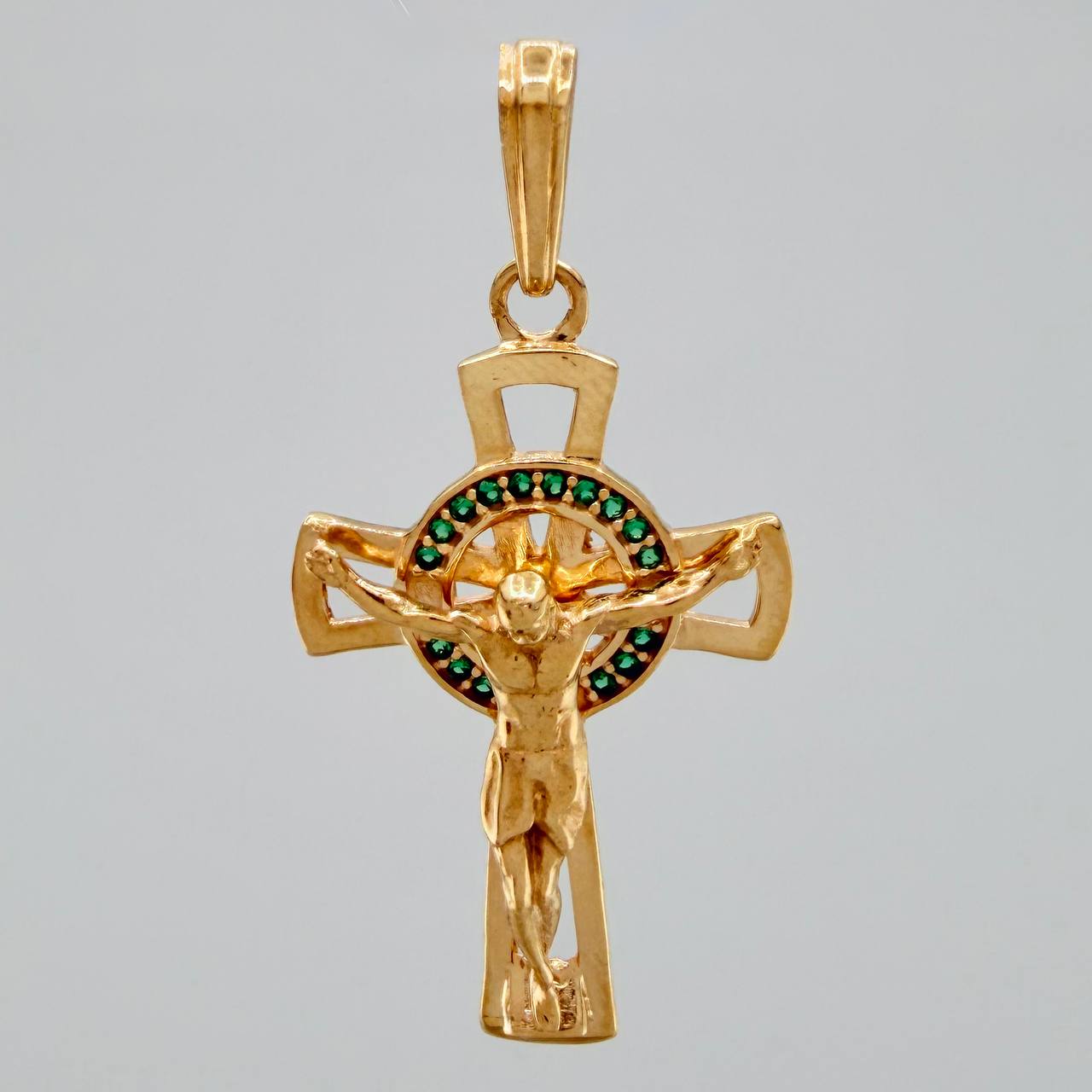 Dije Cruz Cristo Circulo 4.3gr / 1 3/4 in / Oro Amarillo 18K $