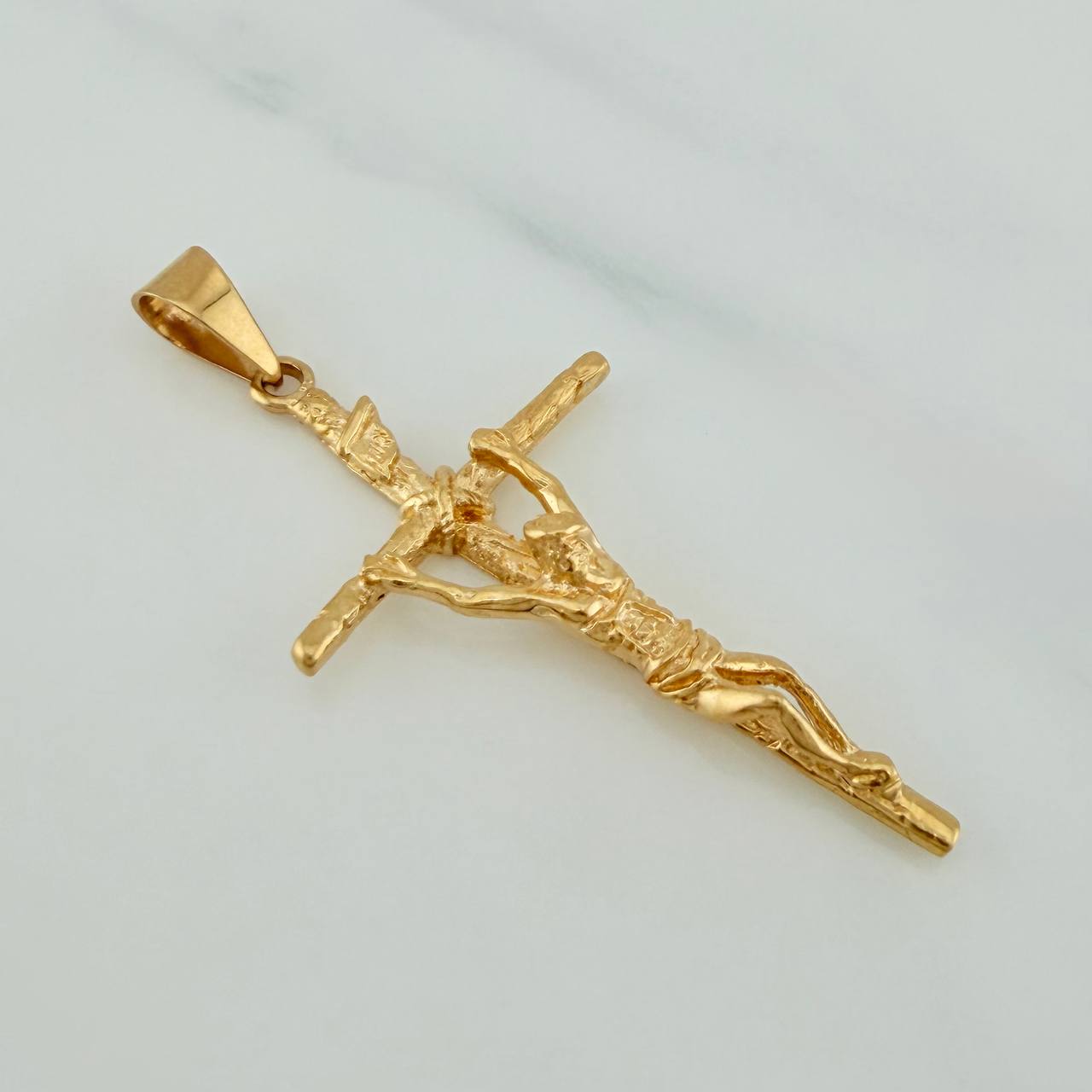 Dije Cruz Cristo 3.4gr / 1 3/4 in / Oro Amarillo 18K $