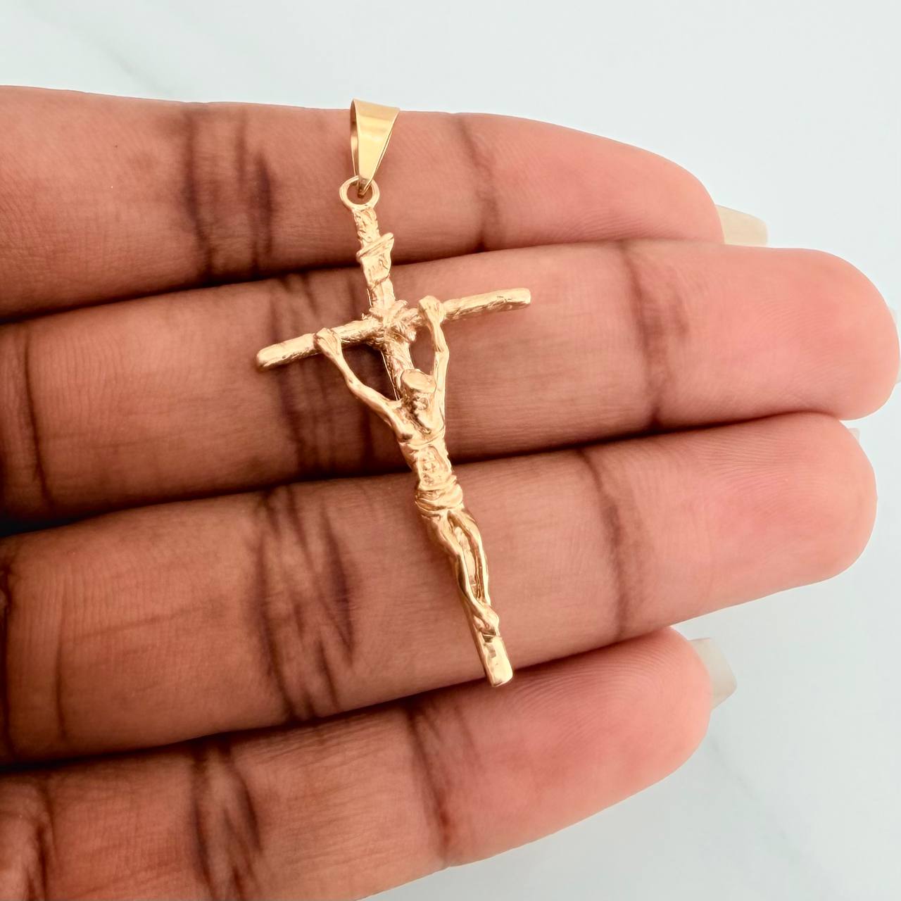 Dije Cruz Cristo 3.4gr / 1 3/4 in / Oro Amarillo 18K $