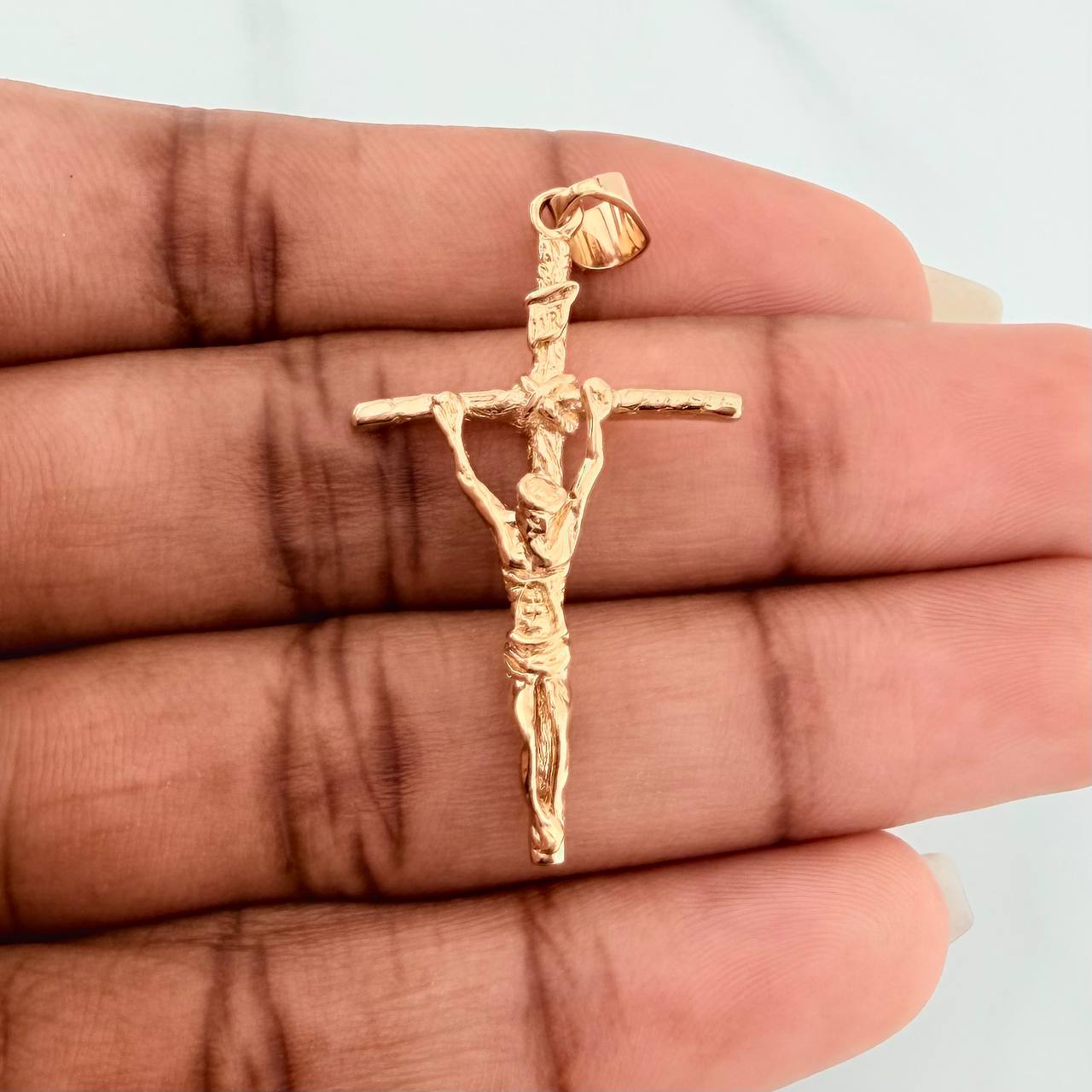 Dije Cruz Cristo 3.65gr / 1 3/4 in / Oro Amarillo 18K $