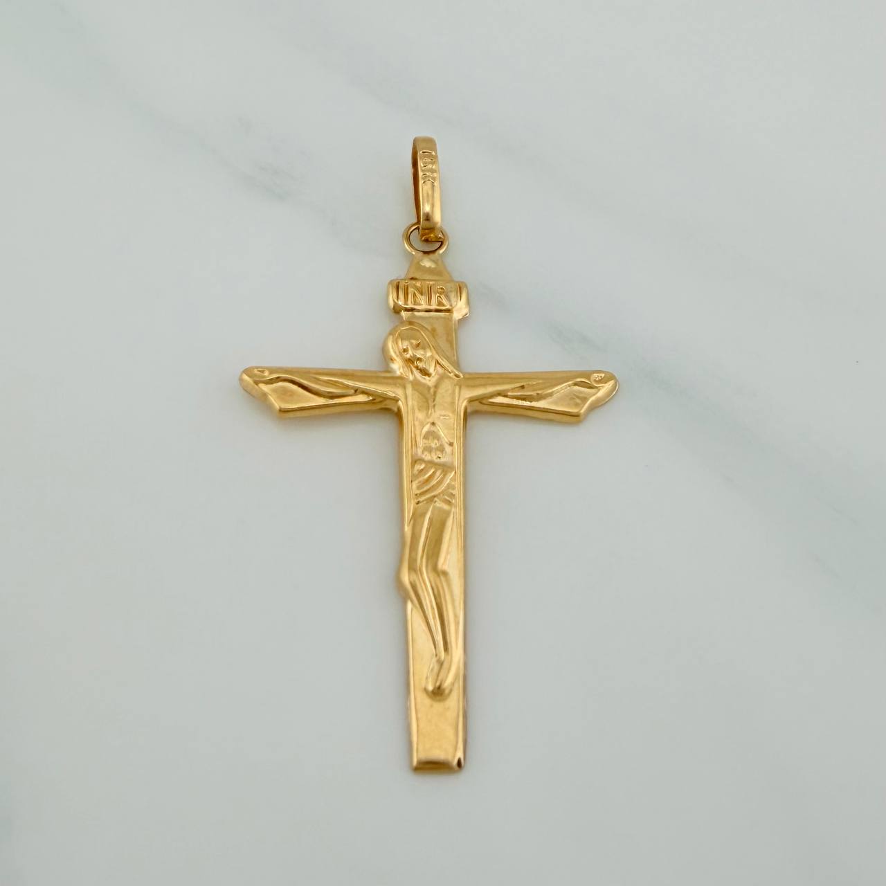 Dije Cruz Cristo 1.4gr / 1 1/2 in / Oro Amarillo 18K $