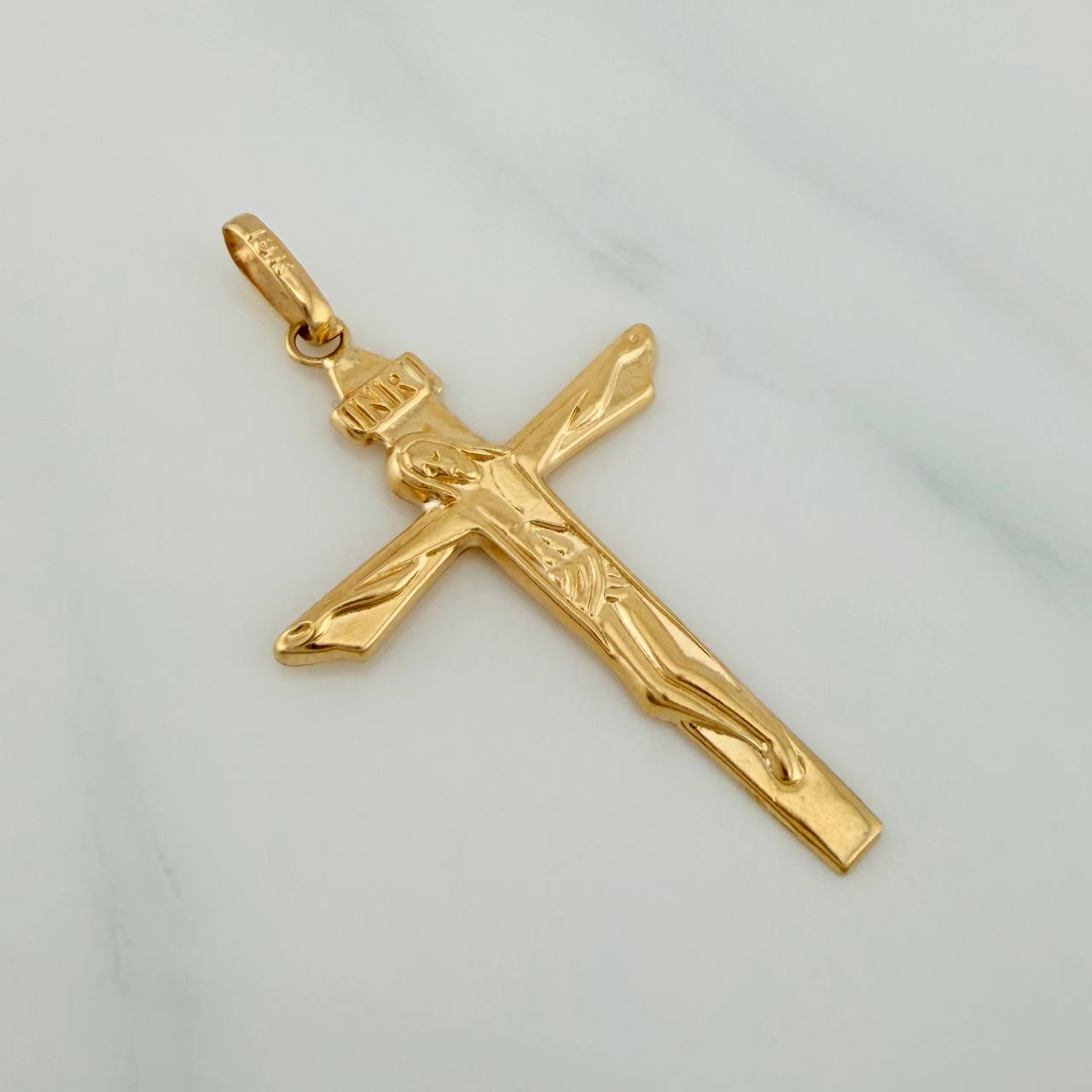 Dije Cruz Cristo 1.4gr / 1 1/2 in / Oro Amarillo 18K $