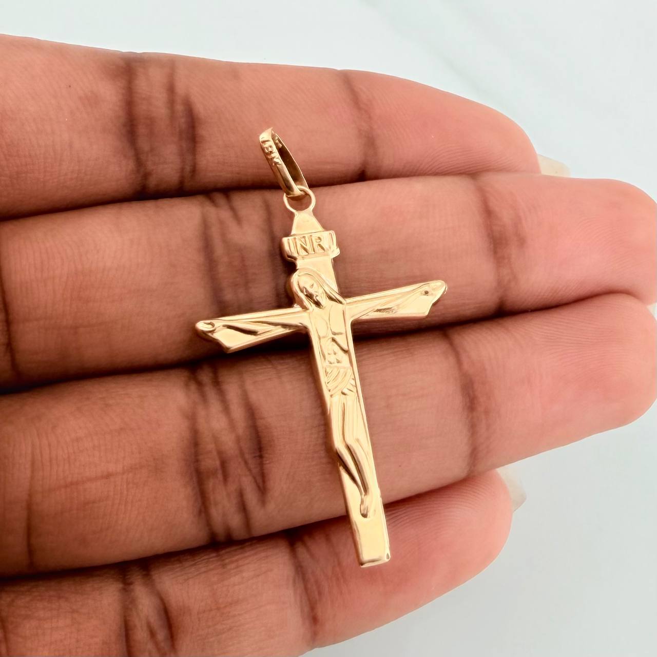 Dije Cruz Cristo 1.4gr / 1 1/2 in / Oro Amarillo 18K $