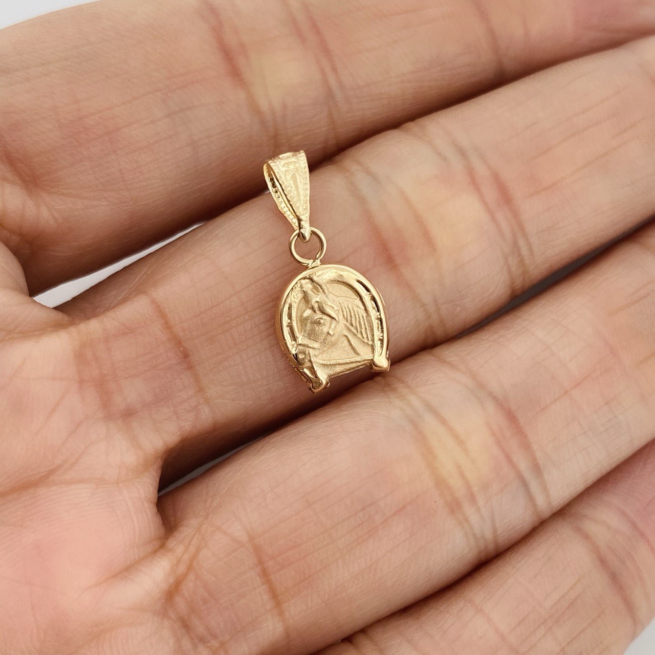 Dije Herradura Caballo 0.6gr / 3/4 in / Oro Amarillo 18K &