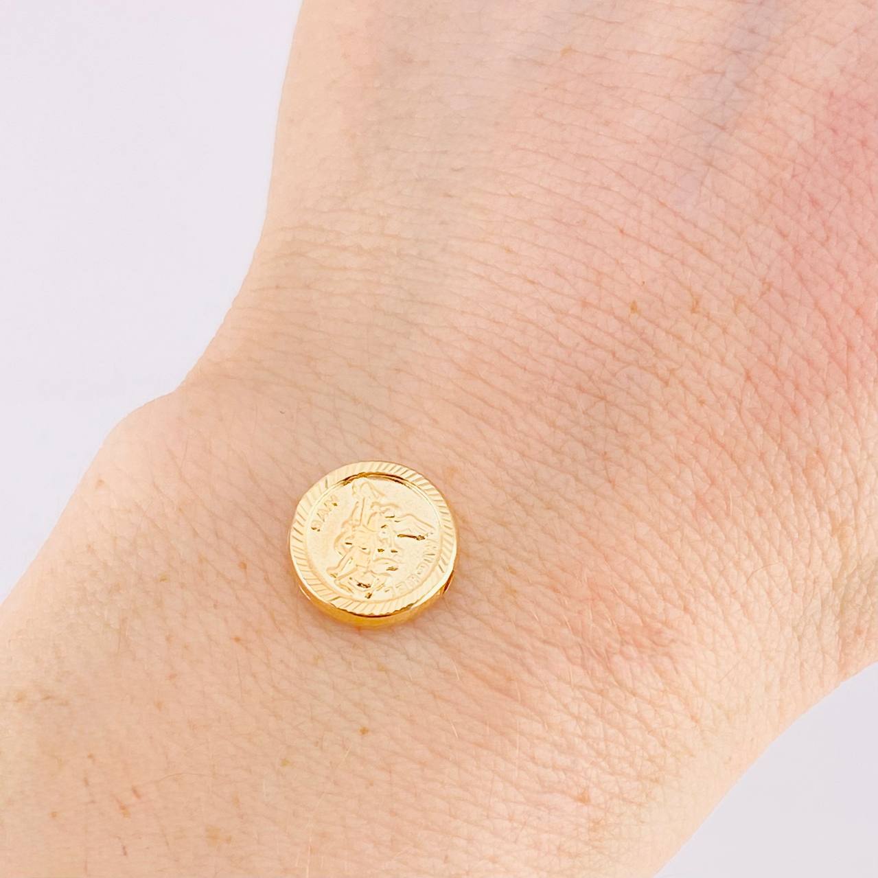 Herraje San Miguel Arcángel Mate 0.7g / 1/2 in Oro Amarillo 18K