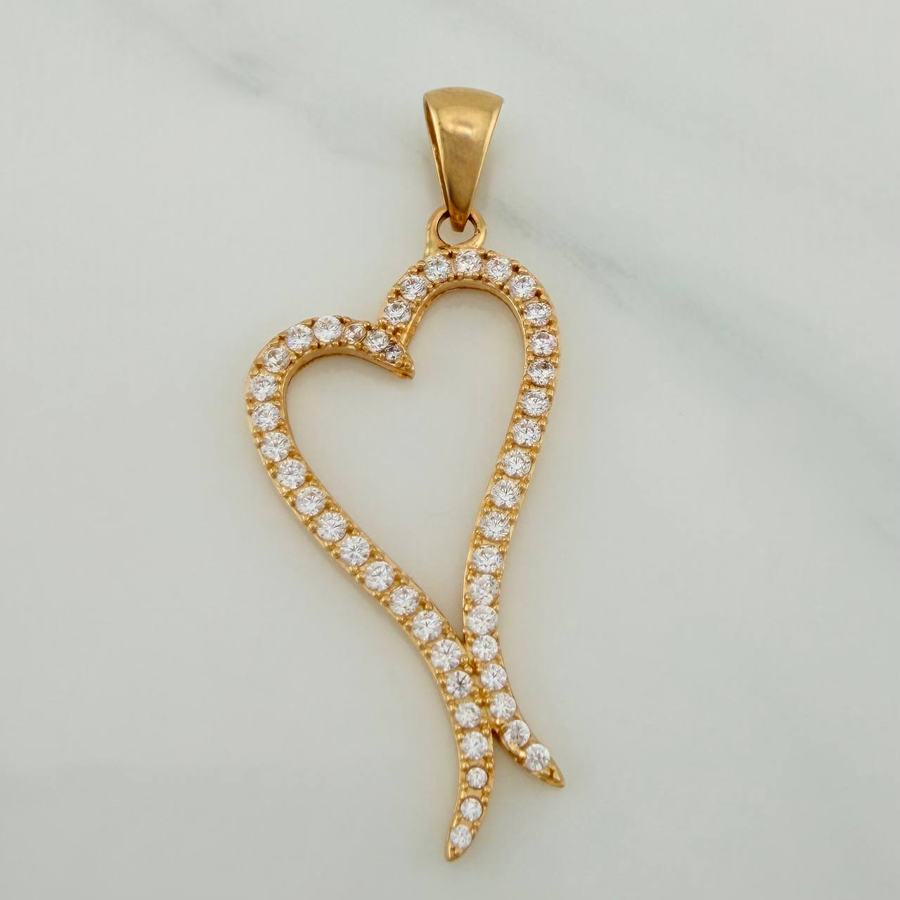 Dije Silueta Corazon 2.55gr / 1 1/2 in / Oro Amarillo 18K $