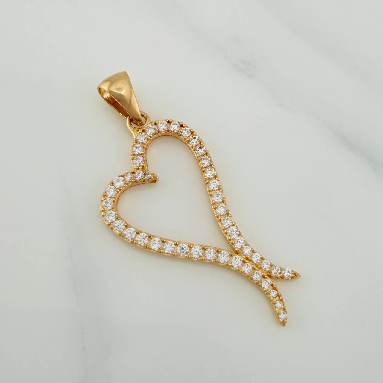 Dije Silueta Corazon 2.55gr / 1 1/2 in / Oro Amarillo 18K $