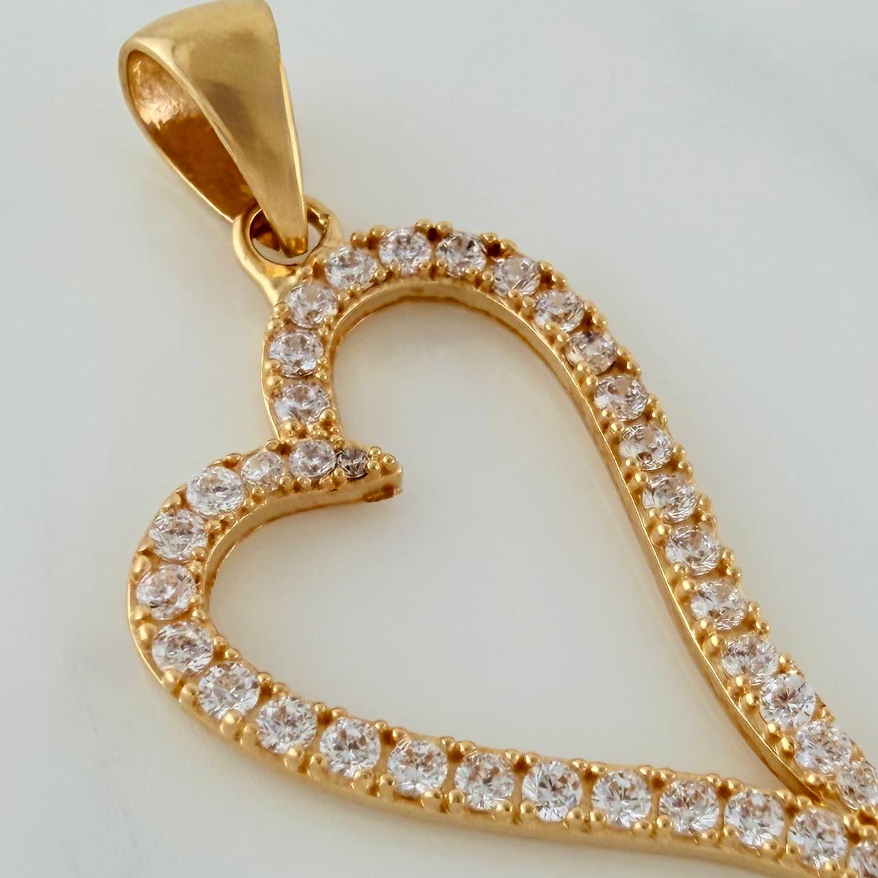 Dije Silueta Corazon 2.55gr / 1 1/2 in / Oro Amarillo 18K $