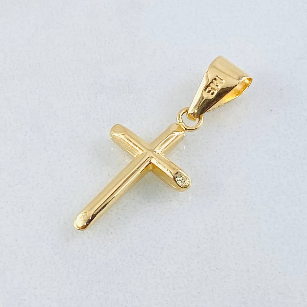 Pendant Cross Flat Tips 0.3gr / 0.75in / 18K Gold