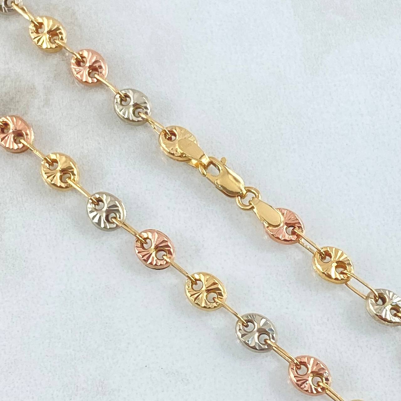 GC Chain 11.8gr / 23.6in / Three 18K Golds