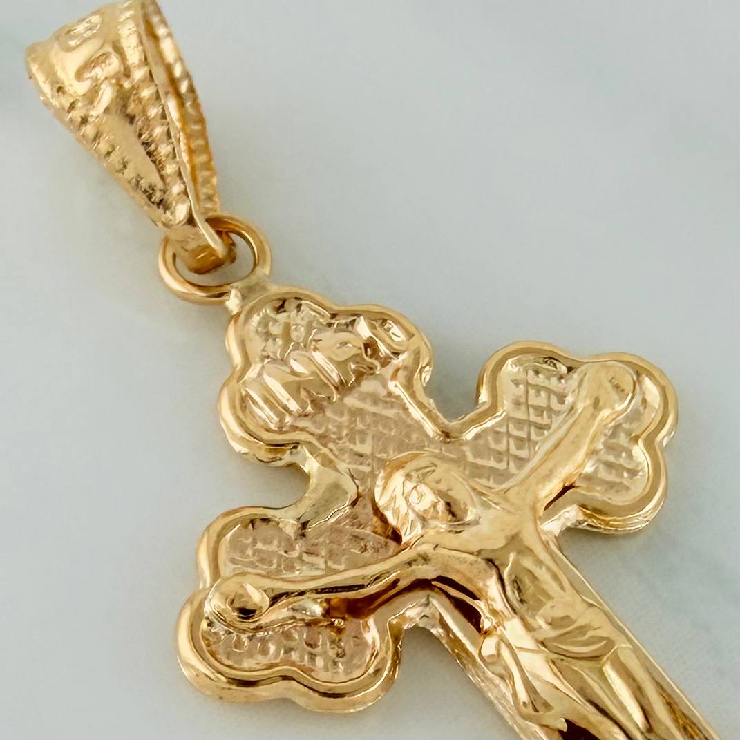 Dije Cruz Cristo 1.1gr / 1 1/4 in / Oro Amarillo 18K $