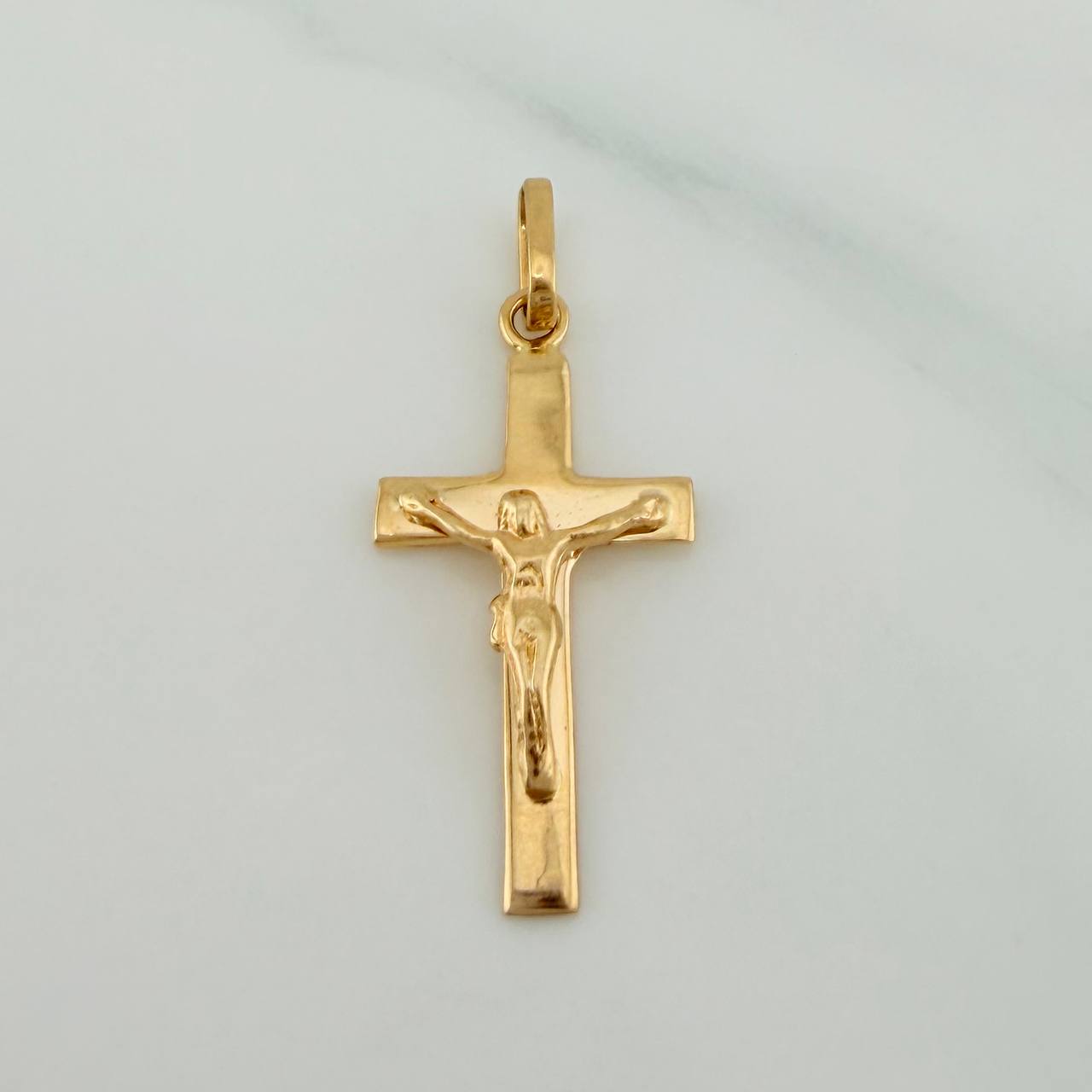 Dije Cruz Cristo 1.15gr / 1 1/4 in / Oro Amarillo 18K $