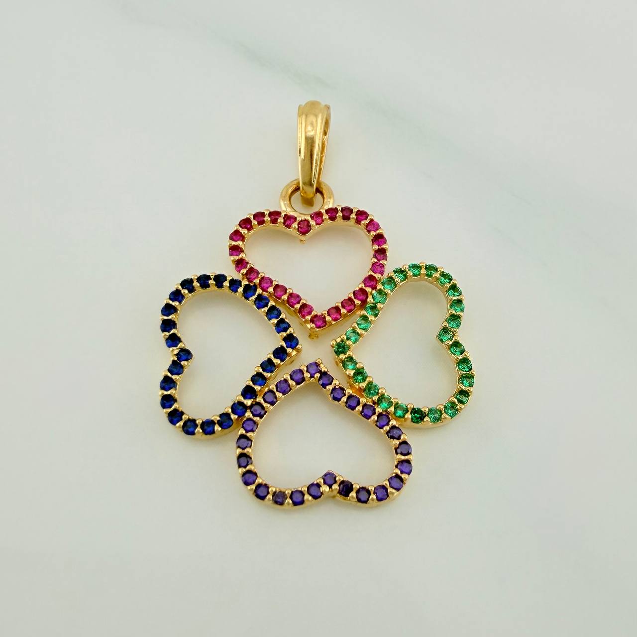 Dije Trebol De Corazones 2.9gr / 1 1/4 in / Oro Amarillo 18K $