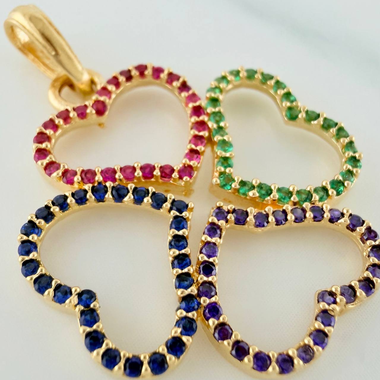 Dije Trebol De Corazones 2.9gr / 1 1/4 in / Oro Amarillo 18K $