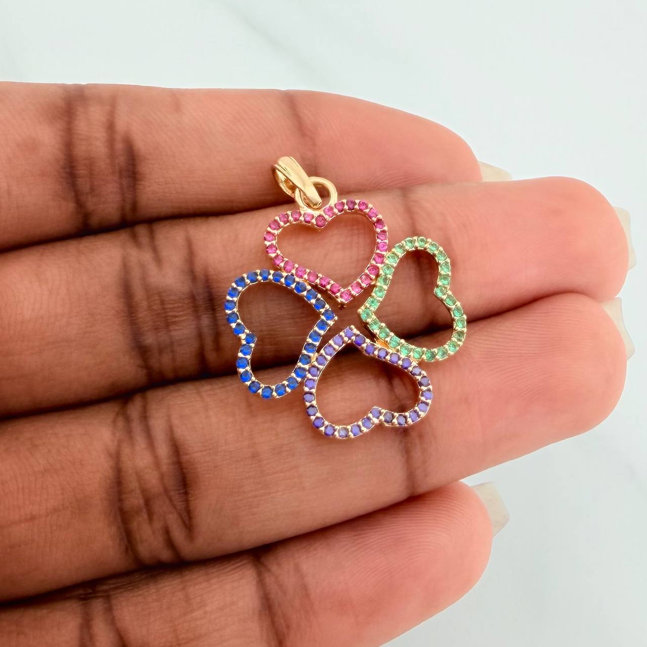 Dije Trebol De Corazones 2.9gr / 1 1/4 in / Oro Amarillo 18K $