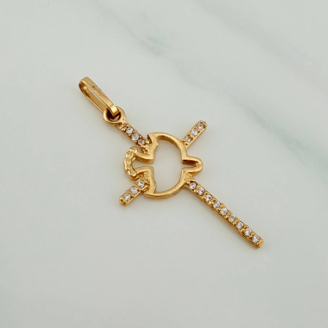 Dije Cruz Paloma 0.95gr / 1 1/4 in / Oro Amarillo 18K $