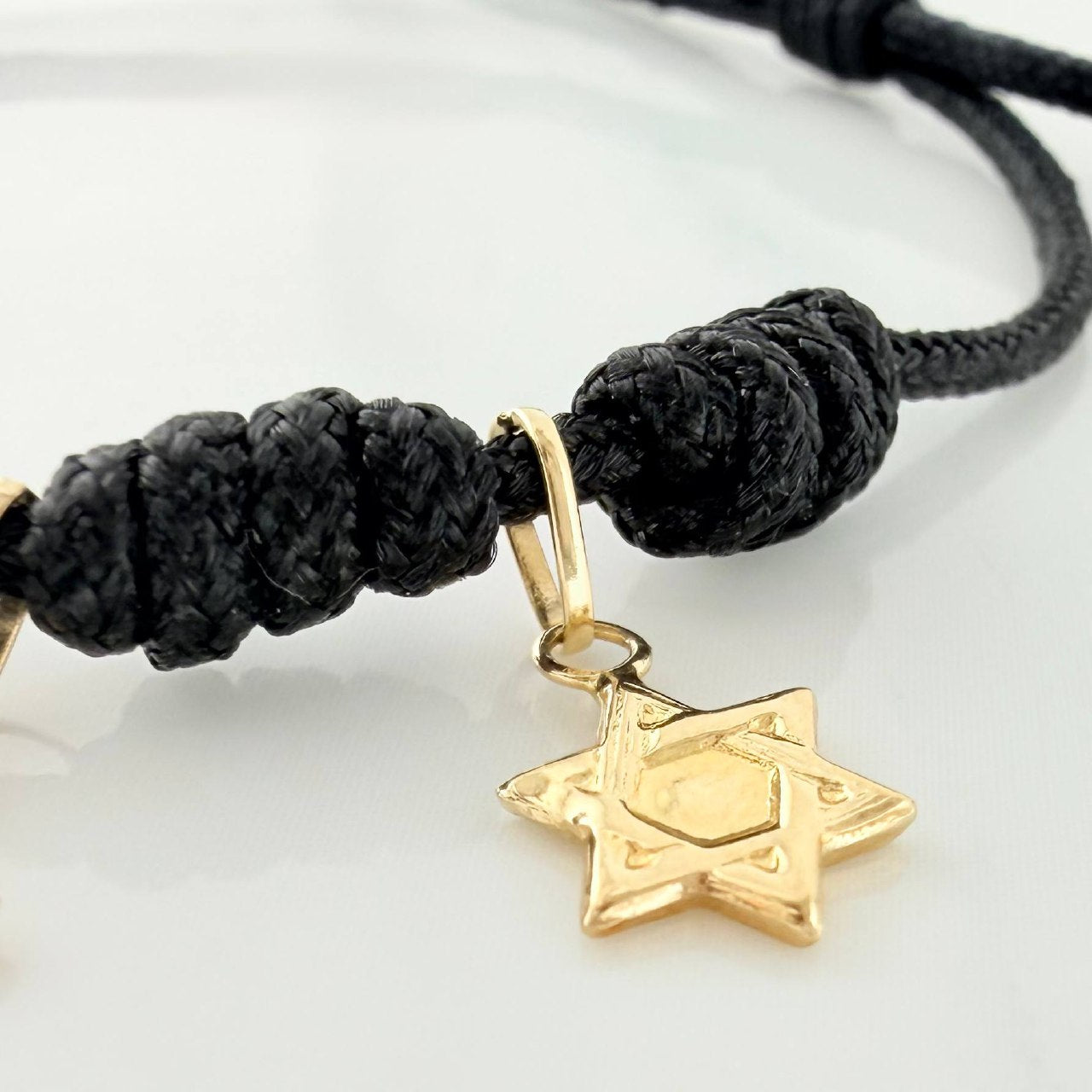 Pulsera Tejida Negra Oro Amarillo 18K